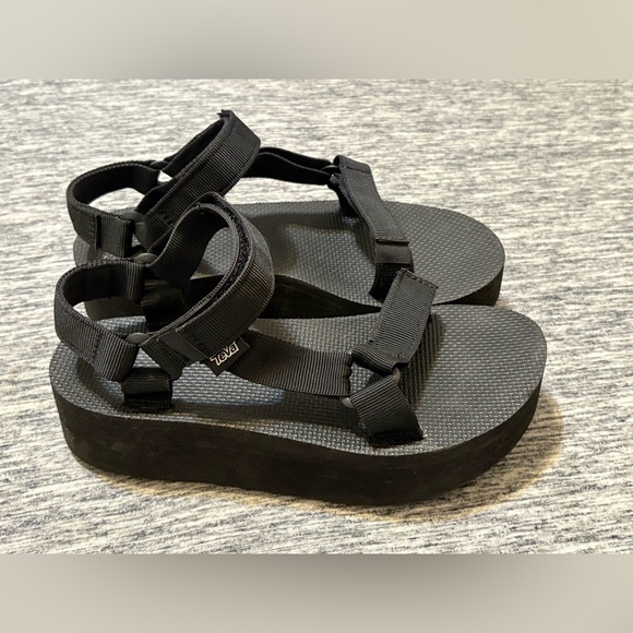 Teva Shoes - Ladies Teva Velcro Platform Sandals Size 7
